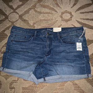 Universal Thread Mid Rise Midi Shorts